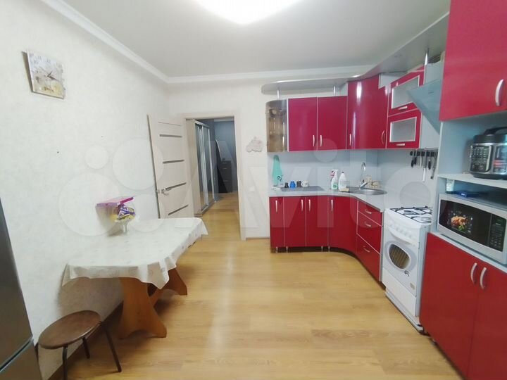 2-к. квартира, 69,7 м², 3/6 эт.
