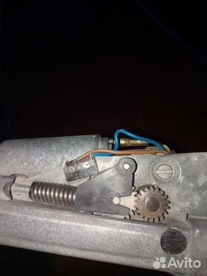 Mercedes w126 SEC механизм подачи ремня