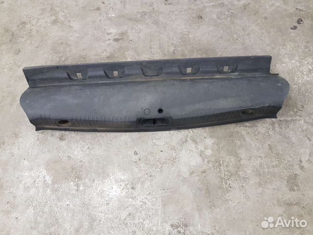 Накладка замка багажника Renault Megane 2