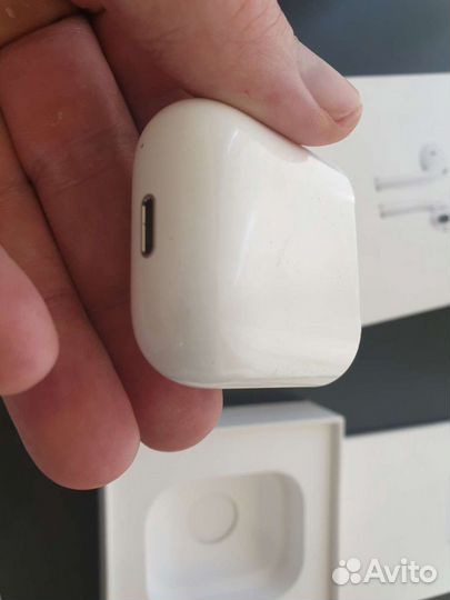 Наушники apple airpods футляр