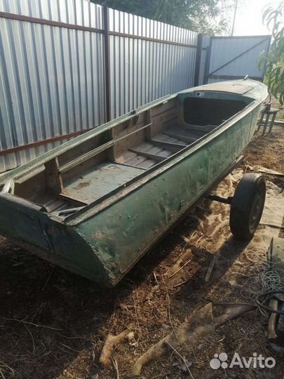 Продаю шлюпку