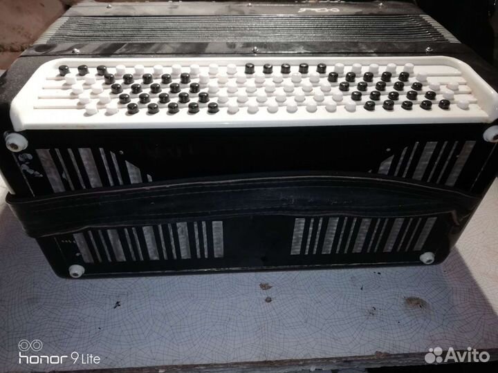 Аккордеон гармонь баян