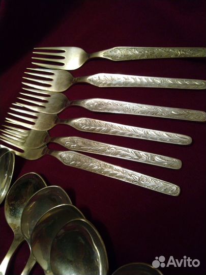 Мельхиоровые вилки, ложки, ножи