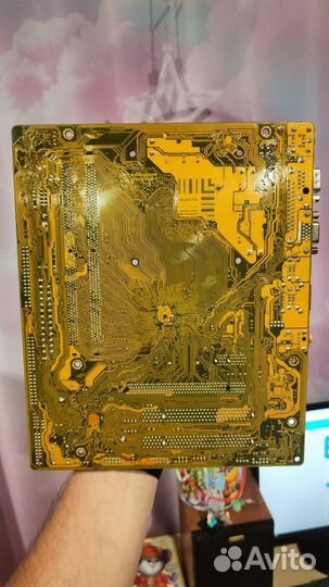 Материнская плата с процессором и памятью
