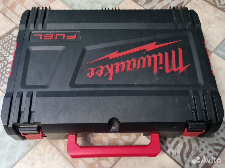 Заклепочник Milwaukee M12+ ударный шуруповерт