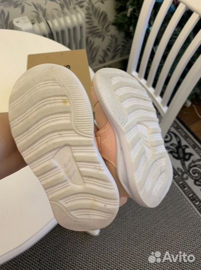 Кроссовки adidas