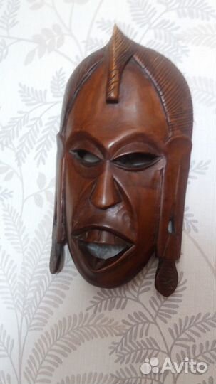 Маска панно из дерева