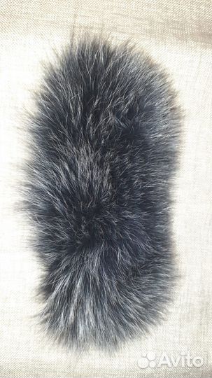 Манжеты и опушка из меха песца