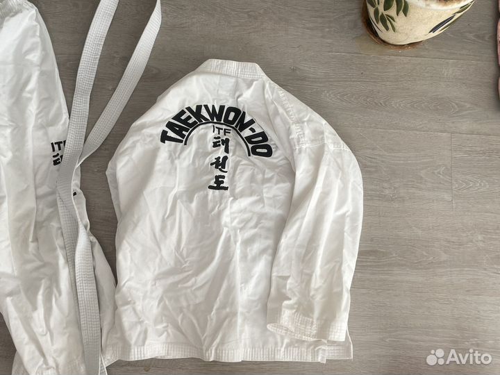 Кимоно для занятий тхэквондо