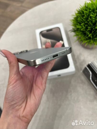 iPhone 15 Pro, 256 ГБ