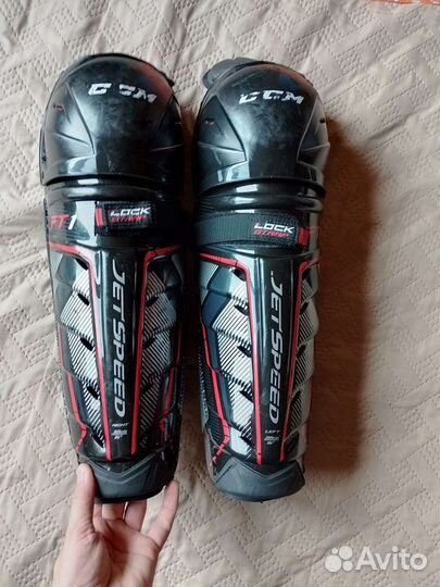 Профессиональные щитки CCM Jetspeed FT1
