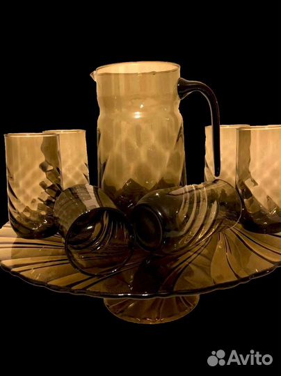 Сервиз (фужеры, тортовницу) продаю