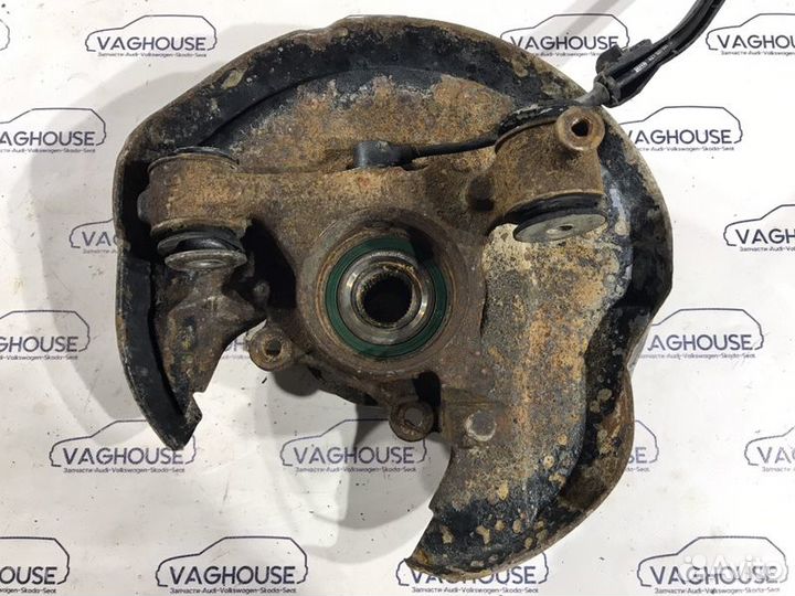 Кулак поворотный задний левый Audi A6 C5 Allroad