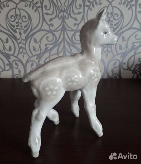 Фарфоровая статуэтка Олененок/дулева