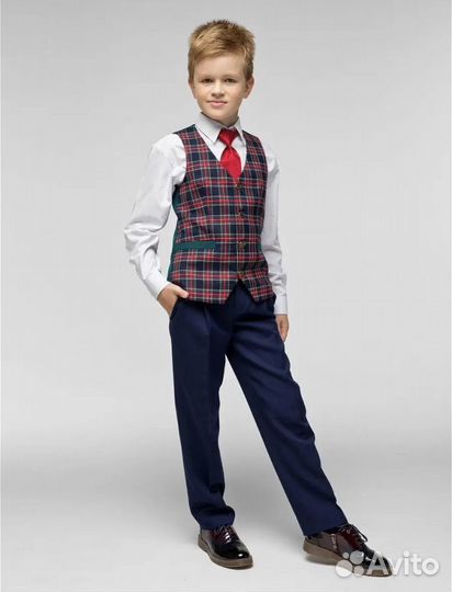 Жилет школьный в клетку