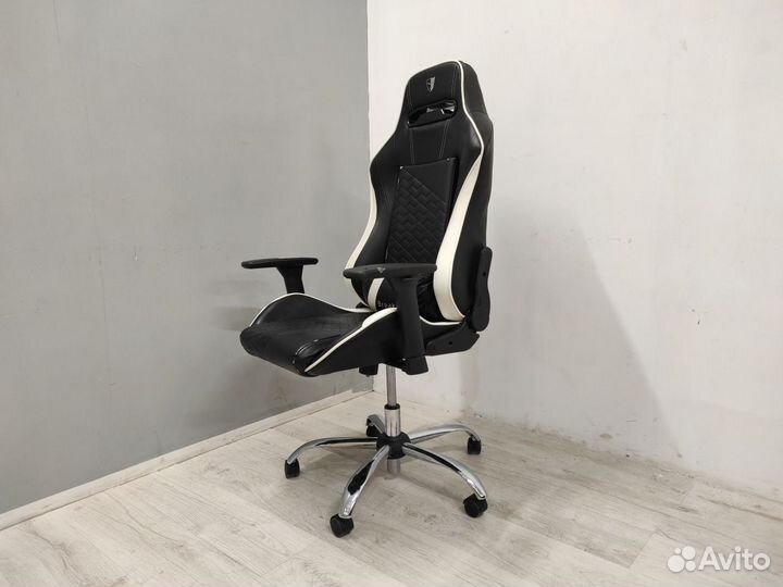 Кресло компьютерное геймерское Tesoro б/у 12673