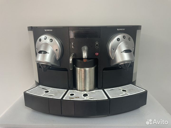 Кофемашина nespresso