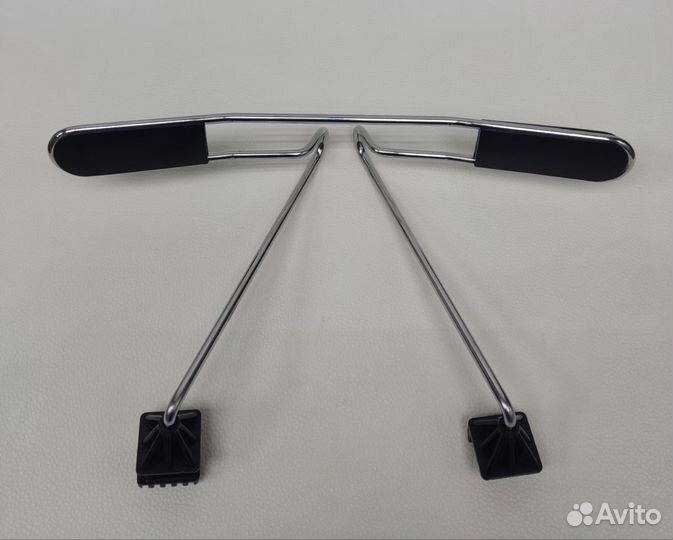 Вешалка автомобильная на подголовник