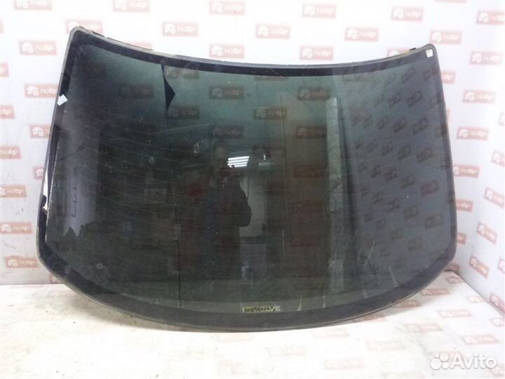 Стекло заднее Nissan Primera P10 GA16DE 1995
