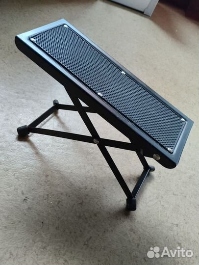 Подставка под ногу гитариста