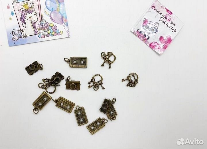 Подвески на браслет,заколки, карабины Полубусины