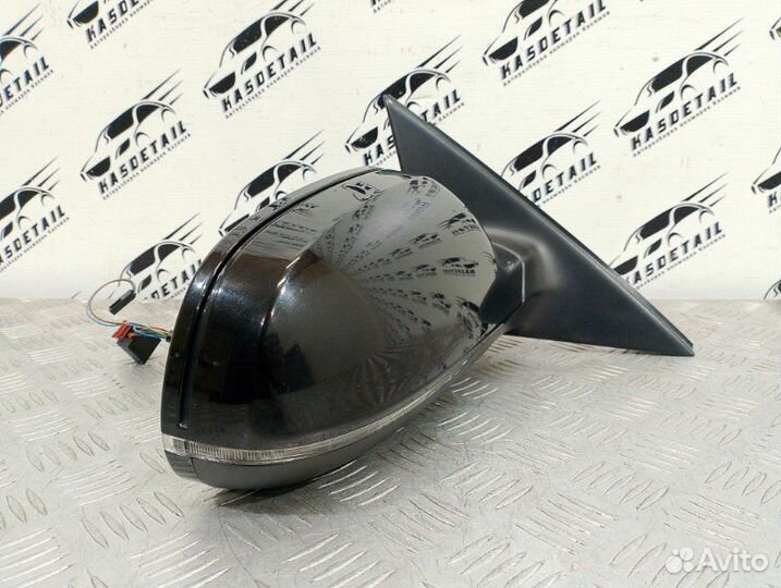 Зеркало заднего вида боковое правое Audi A4 B8 1.8