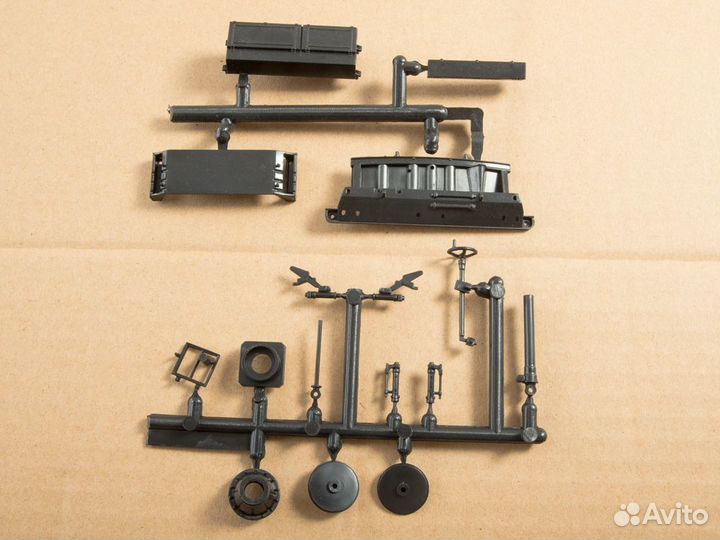 Сборная модель Луна-М 9П113 на шасси зил-135лм