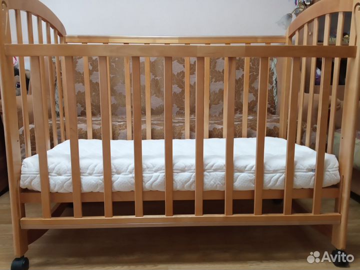 Детская кровать с матрасом