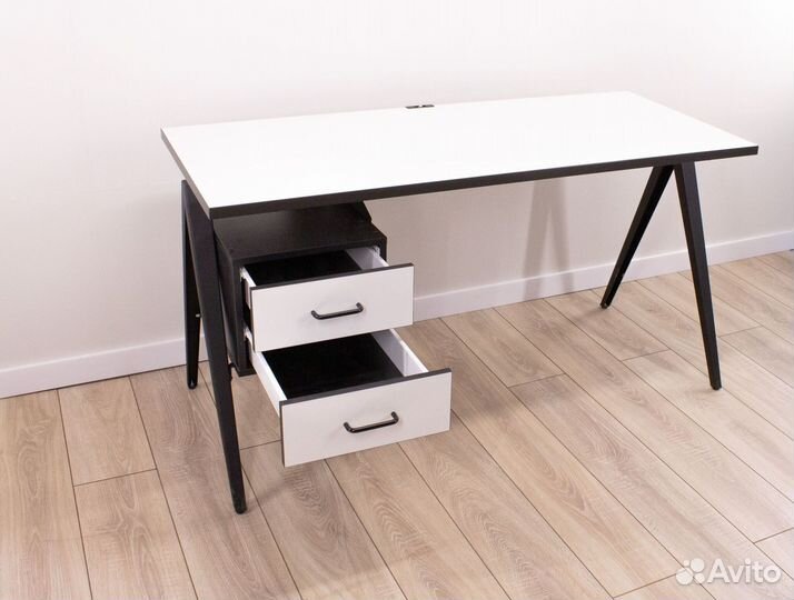 Стол для офиса