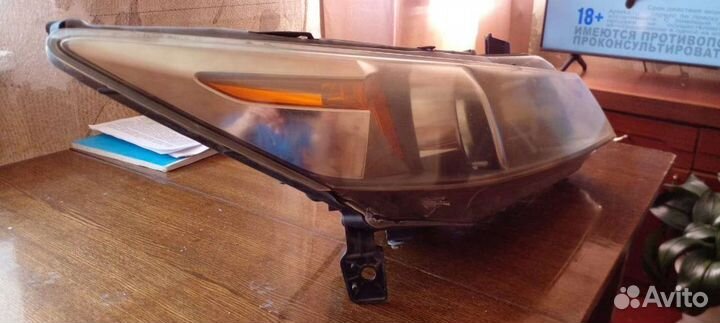 Фара правая хонда стрим