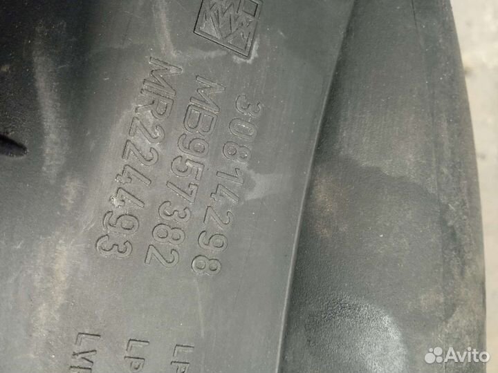 Корпус воздушного фильтра Вольво С40 В40