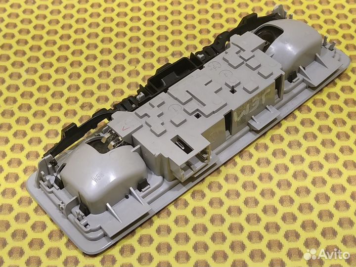 Консоль потолочная задний Volkswagen Jetta JEM