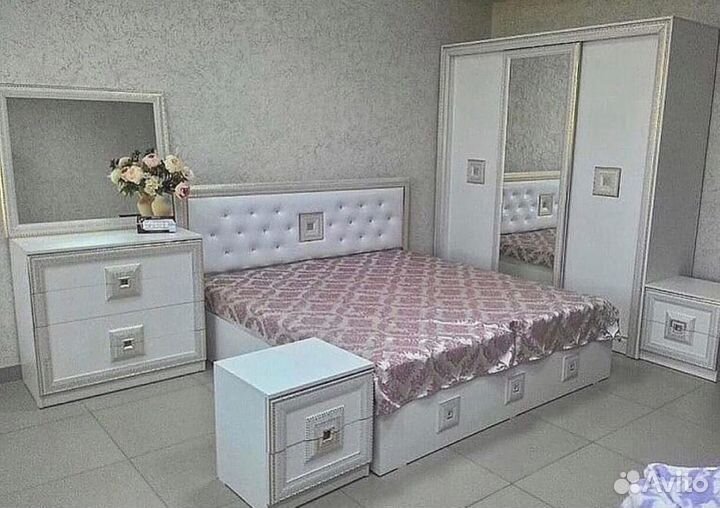 Спальный гарнитур 