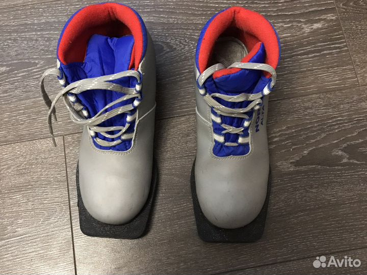 Лыжные ботинки