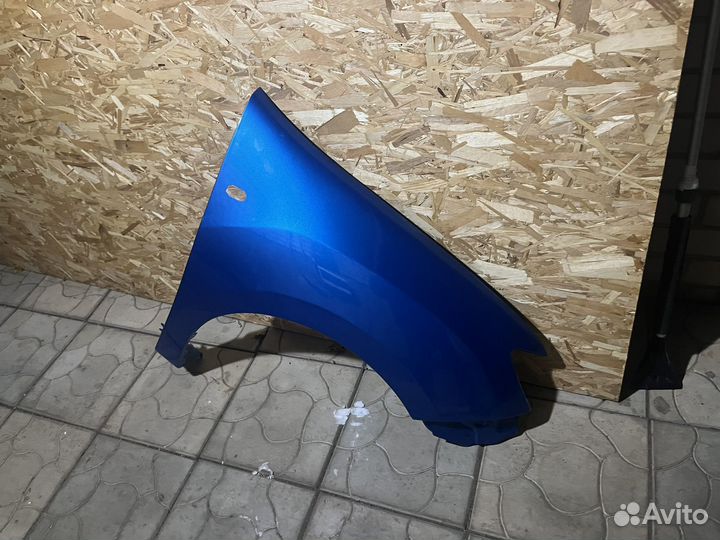 Крыло переднее правое renault logan 2 sandero 2