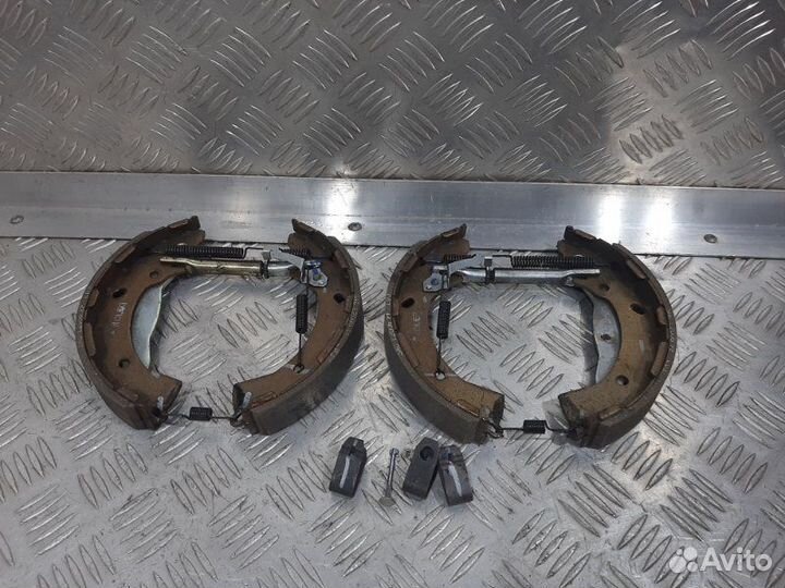 Механизм стояночного тормоза Hyundai Solaris RB