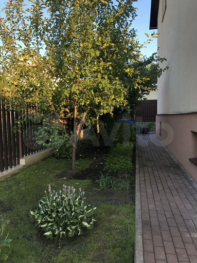 Коттедж 273 м² на участке 6 сот.