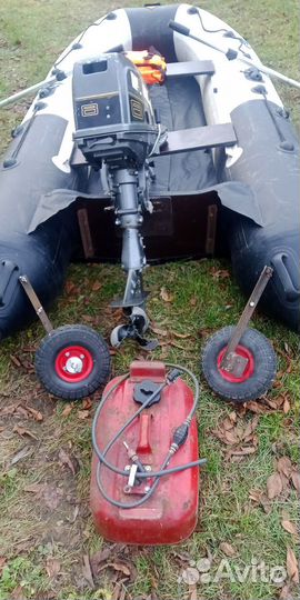 Продается лодка с мотором