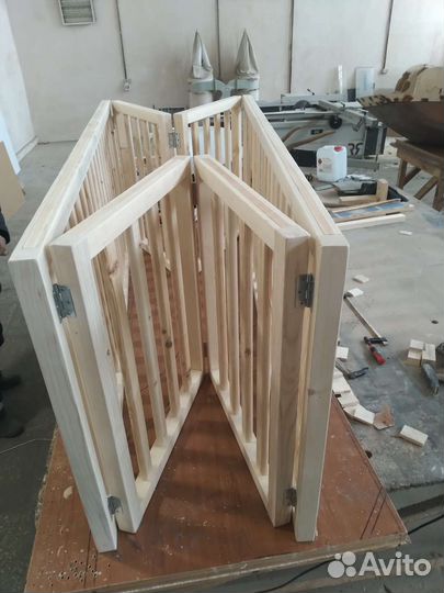 Вольер (манеж) для собак из дерева