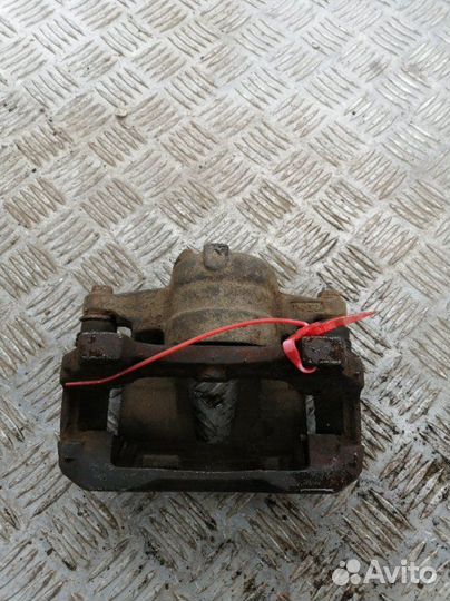 Суппорт передний левый Fiat Albea седан 1.4