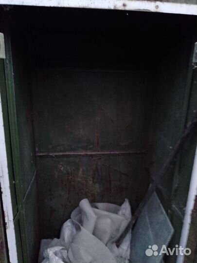 Железная дверь