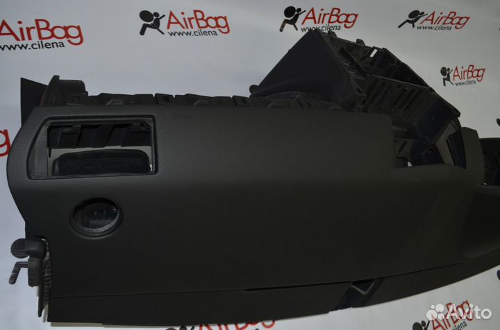 Торпедо панель приборов Opel Astra H