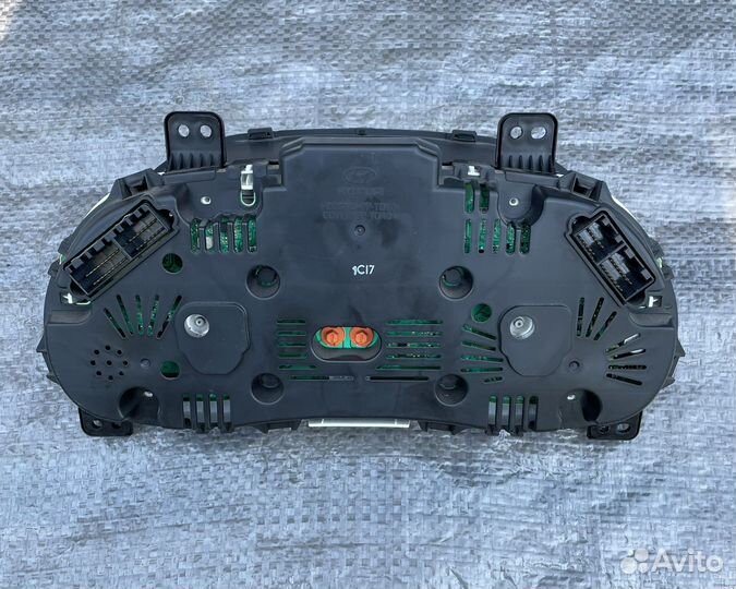 Щиток приборов Hyundai Solaris 1.6 ат