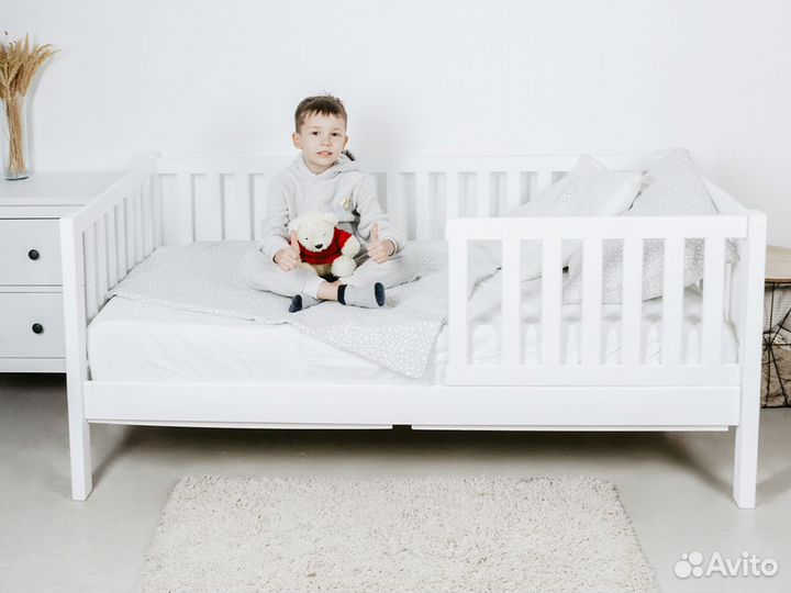 Детская кровать из массива