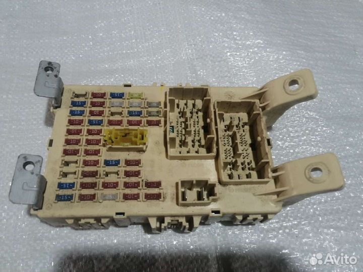Блок предохранителей салонный Hyundai Solaris, Kia