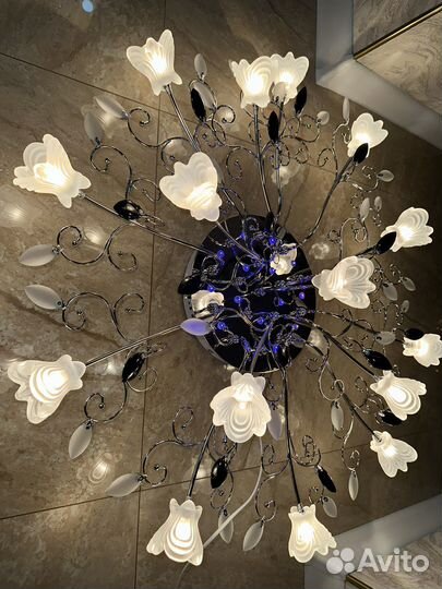 Люстра новая большая на 16 ламп