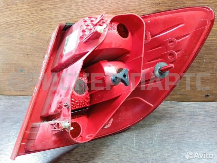Фонарь задний левый Рено Клио / Симбол Симбол II