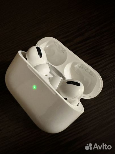 Apple AirPods pro 1 поколения