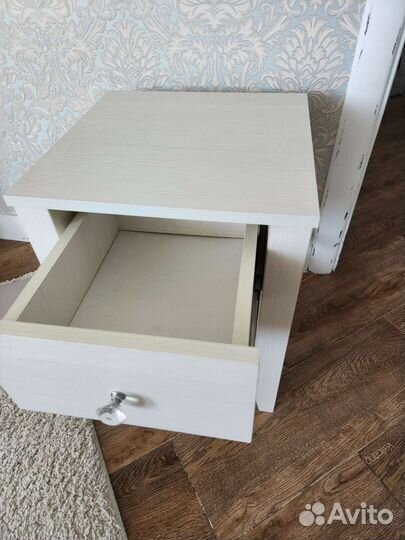 Тумба прикроватная