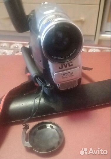 Видеокамера JVC